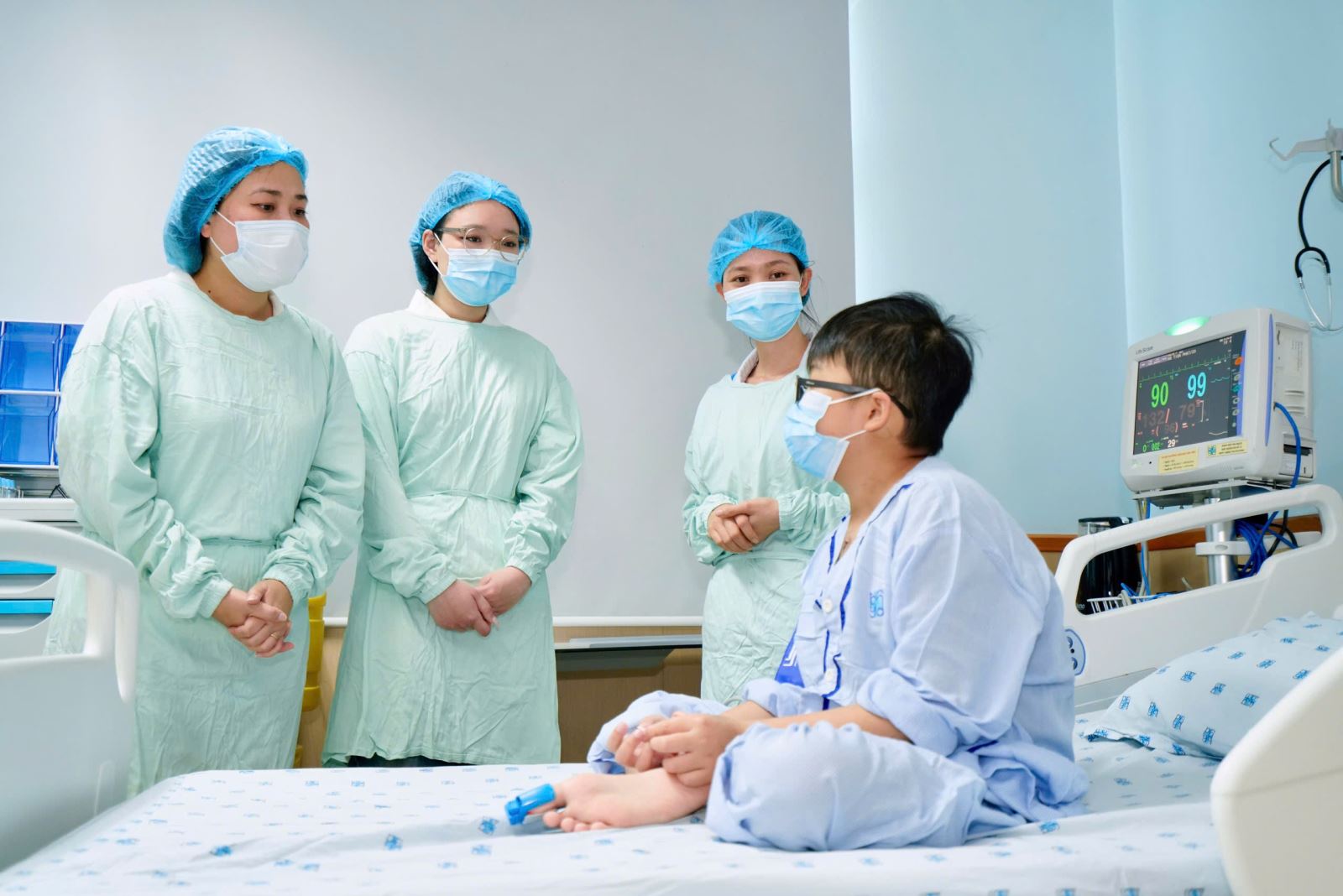 Chung tay hoi sinh trai tim nho.jpg